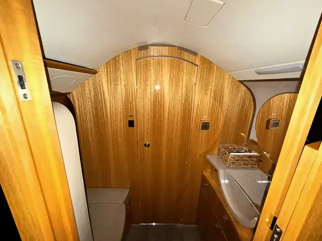 Bombardier Challenger 3500 detailed by Pristine Jets, photo 14 of 59