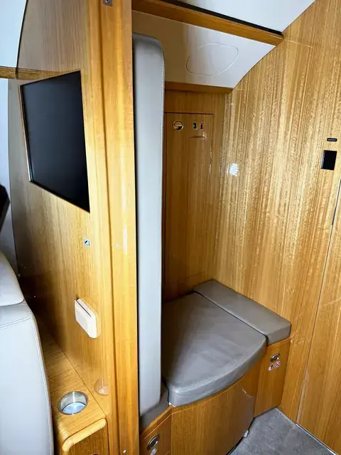 Bombardier Challenger 3500 detailed by Pristine Jets, photo 15 of 59