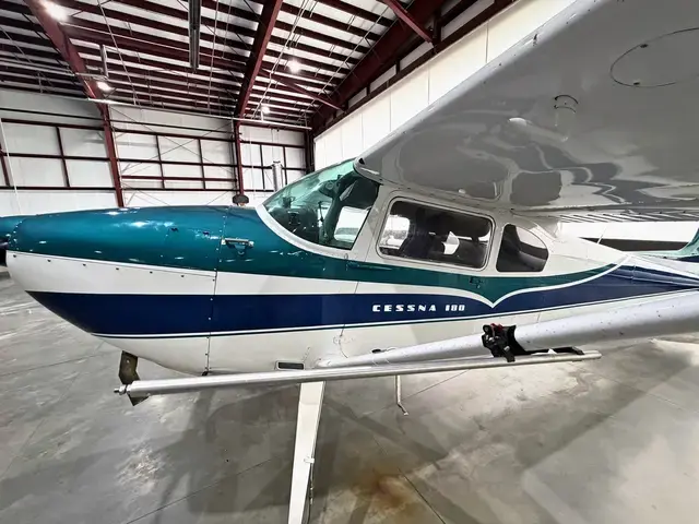 Cessna 180 (Teal/Navy) detailed by Pristine Jets, photo 2 of 36