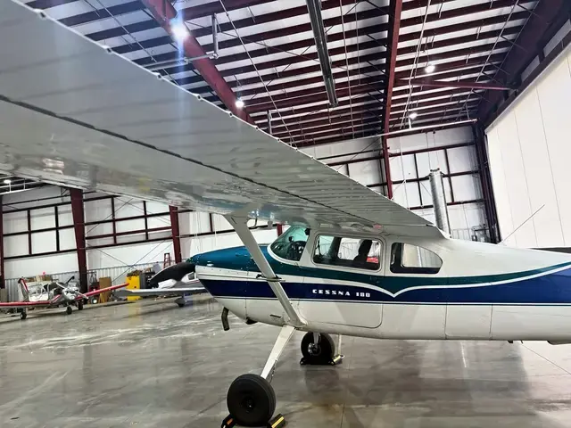 Cessna 180 (Teal/Navy) detailed by Pristine Jets, photo 3 of 36