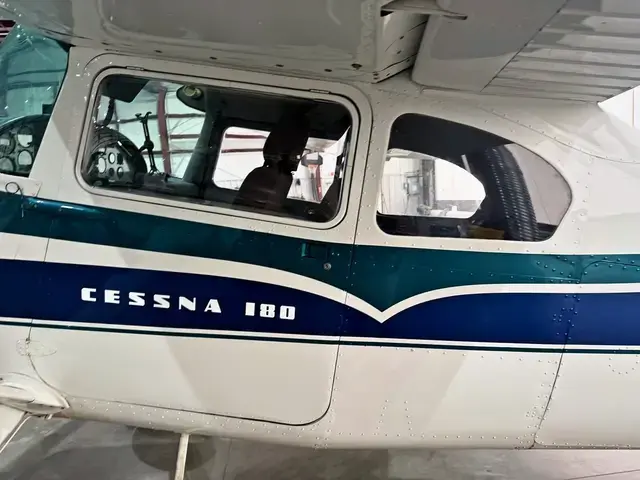 Cessna 180 (Teal/Navy) detailed by Pristine Jets, photo 5 of 36