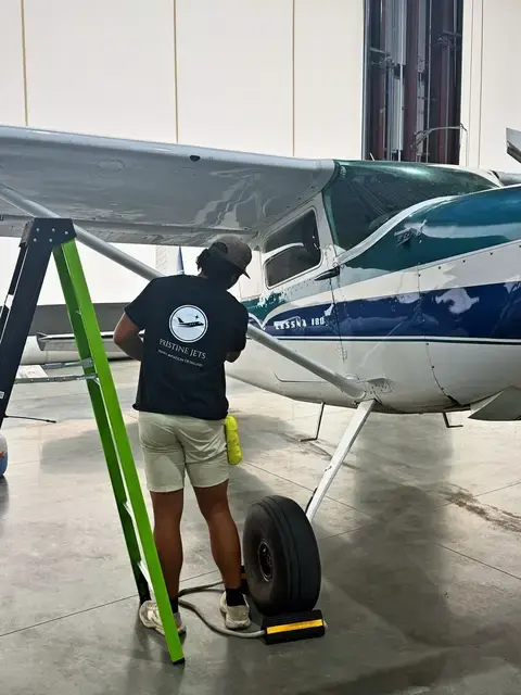 Cessna 180 (Teal/Navy) detailed by Pristine Jets, photo 17 of 36