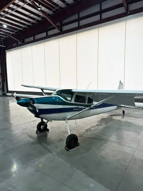 Cessna 180 (Teal/Navy) detailed by Pristine Jets, photo 21 of 36