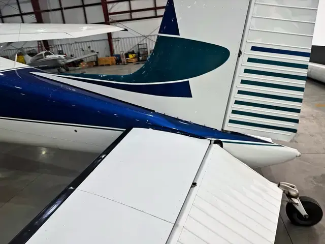 Cessna 180 (Teal/Navy) detailed by Pristine Jets, photo 34 of 36
