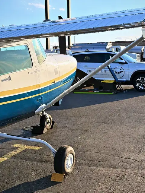 Cessna 182/206 (Teal/Gold) detailed by Pristine Jets, photo 3 of 8