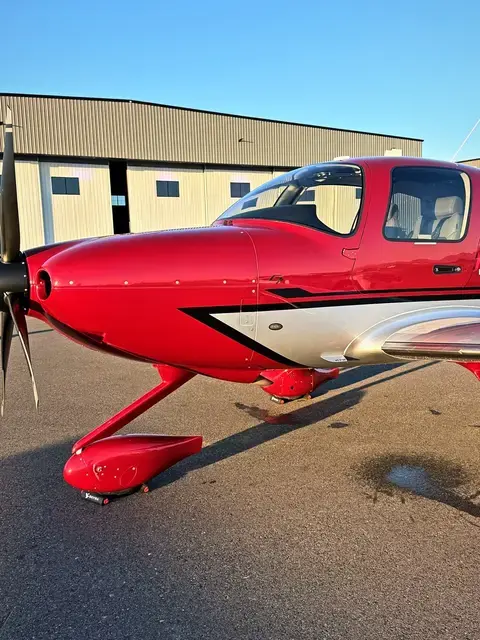 Cirrus SR22 (Red Carbon) detailed by Pristine Jets, photo 7 of 14