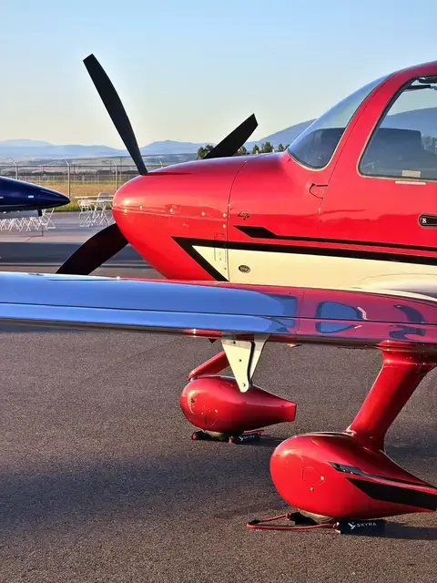 Cirrus SR22 (Red Carbon) detailed by Pristine Jets, photo 8 of 14
