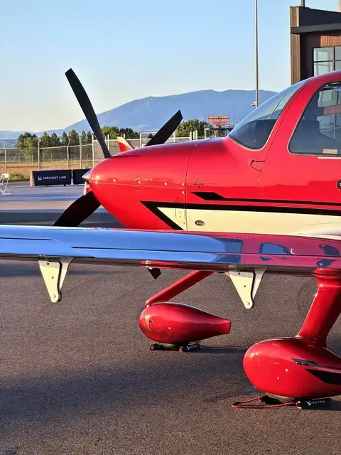 Cirrus SR22 (Red Carbon) detailed by Pristine Jets, photo 9 of 14