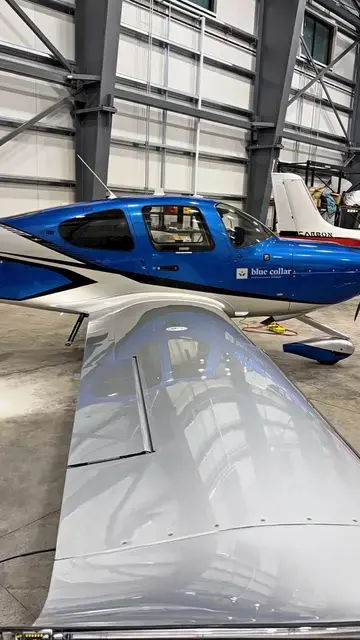 Cirrus SR22 (Royal Blue) detailed by Pristine Jets, photo 4 of 22