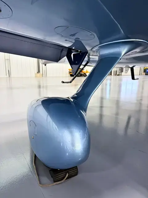 Cirrus SR22 (Silver/Navy) detailed by Pristine Jets, photo 2 of 45
