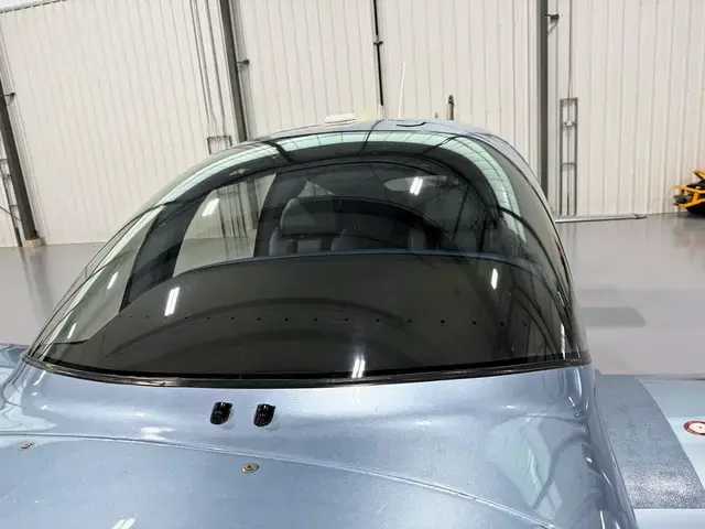 Cirrus SR22 (Silver/Navy) detailed by Pristine Jets, photo 7 of 45