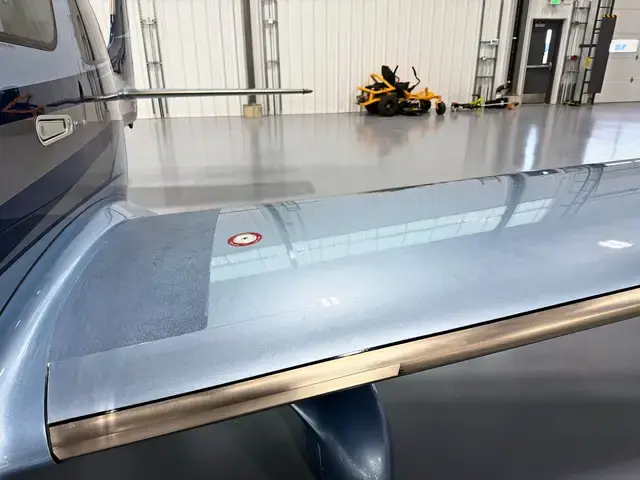 Cirrus SR22 (Silver/Navy) detailed by Pristine Jets, photo 8 of 45