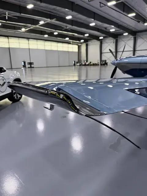 Cirrus SR22 (Silver/Navy) detailed by Pristine Jets, photo 11 of 45