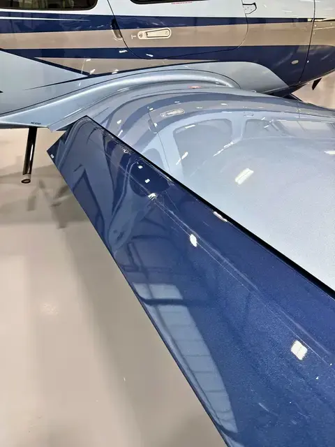 Cirrus SR22 (Silver/Navy) detailed by Pristine Jets, photo 13 of 45