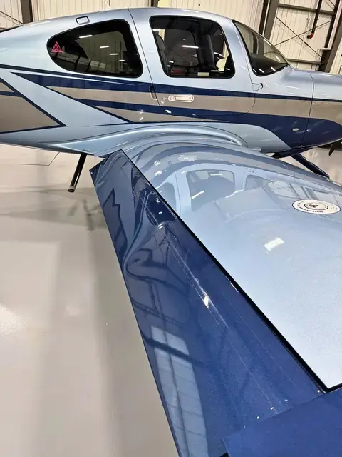 Cirrus SR22 (Silver/Navy) detailed by Pristine Jets, photo 14 of 45