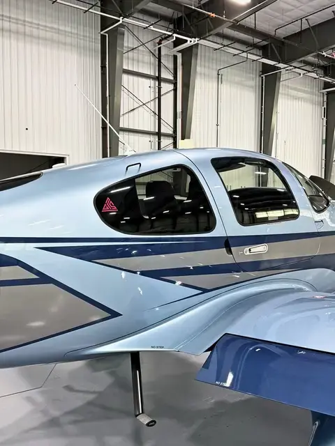 Cirrus SR22 (Silver/Navy) detailed by Pristine Jets, photo 19 of 45