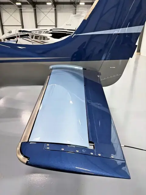 Cirrus SR22 (Silver/Navy) detailed by Pristine Jets, photo 22 of 45