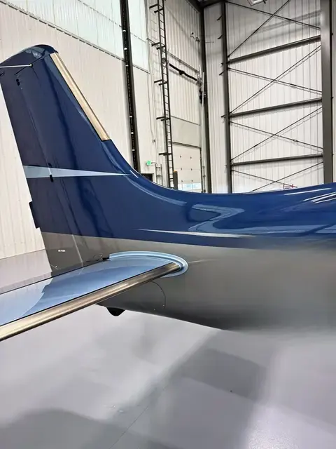 Cirrus SR22 (Silver/Navy) detailed by Pristine Jets, photo 28 of 45