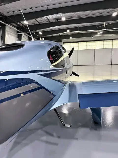 Cirrus SR22 (Silver/Navy) detailed by Pristine Jets, photo 29 of 45