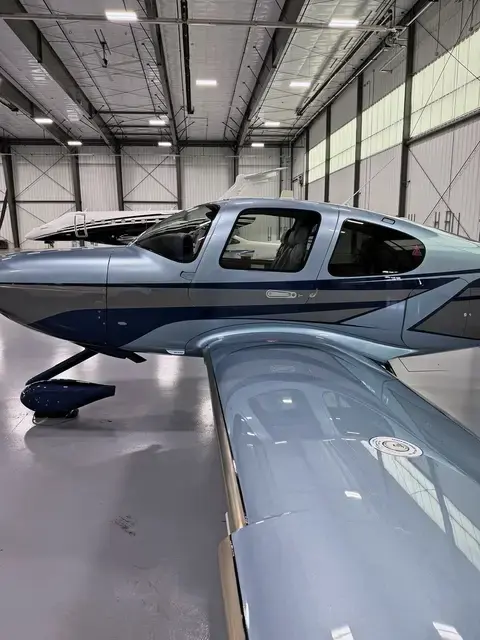 Cirrus SR22 (Silver/Navy) detailed by Pristine Jets, photo 35 of 45