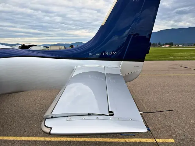 Cirrus SR22T GTS Platinum detailed by Pristine Jets, photo 19 of 40