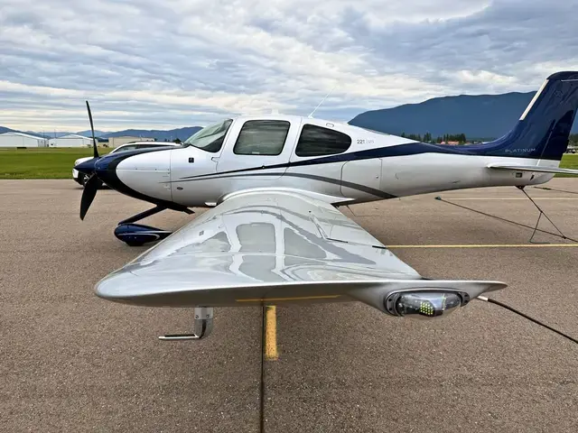 Cirrus SR22T GTS Platinum detailed by Pristine Jets, photo 39 of 40
