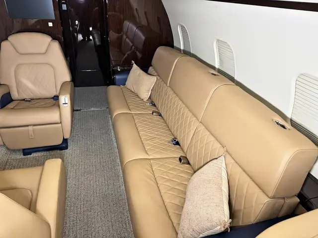 Embraer Phenom 300 detailed by Pristine Jets, photo 3 of 43