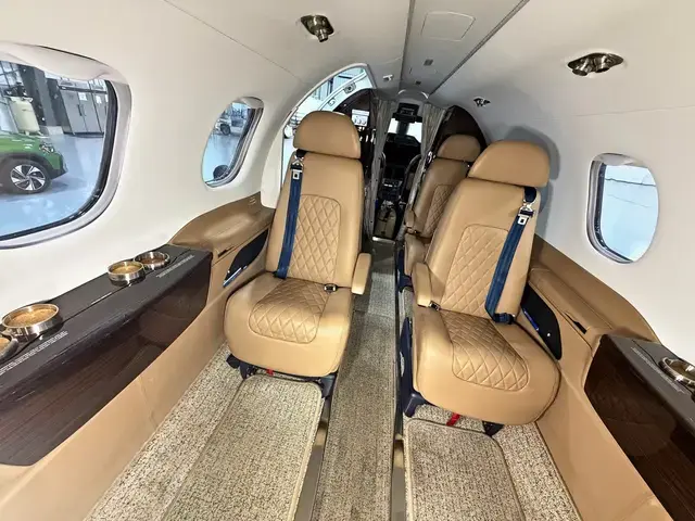 Embraer Phenom 300 detailed by Pristine Jets, photo 8 of 43