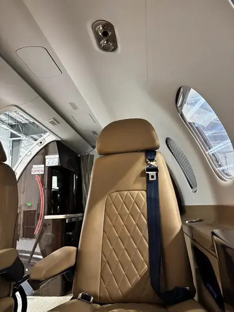 Embraer Phenom 300 detailed by Pristine Jets, photo 10 of 43