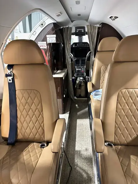 Embraer Phenom 300 detailed by Pristine Jets, photo 14 of 43