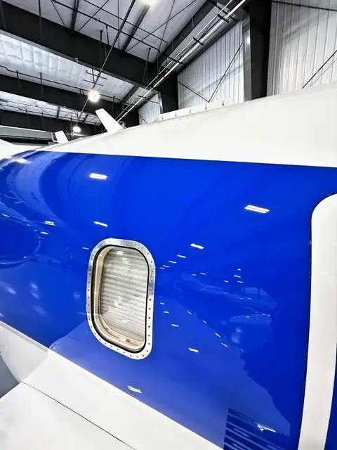 Embraer Phenom 300 detailed by Pristine Jets, photo 17 of 43