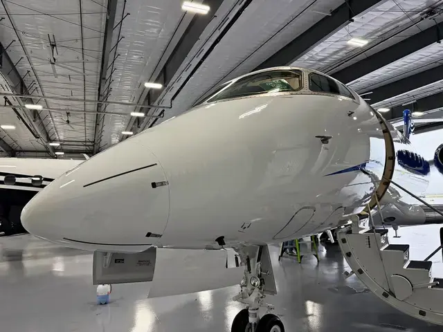 Embraer Phenom 300 detailed by Pristine Jets, photo 20 of 43