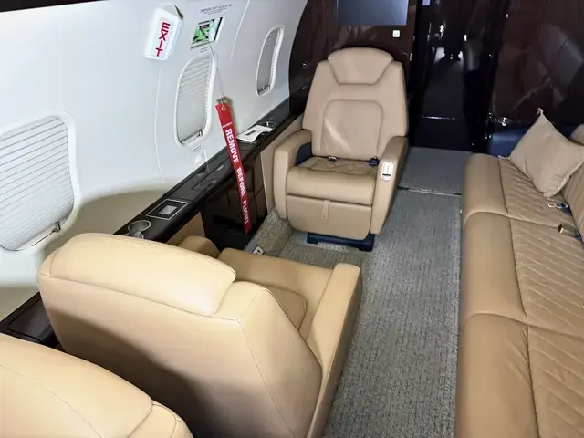 Embraer Phenom 300 detailed by Pristine Jets, photo 28 of 43